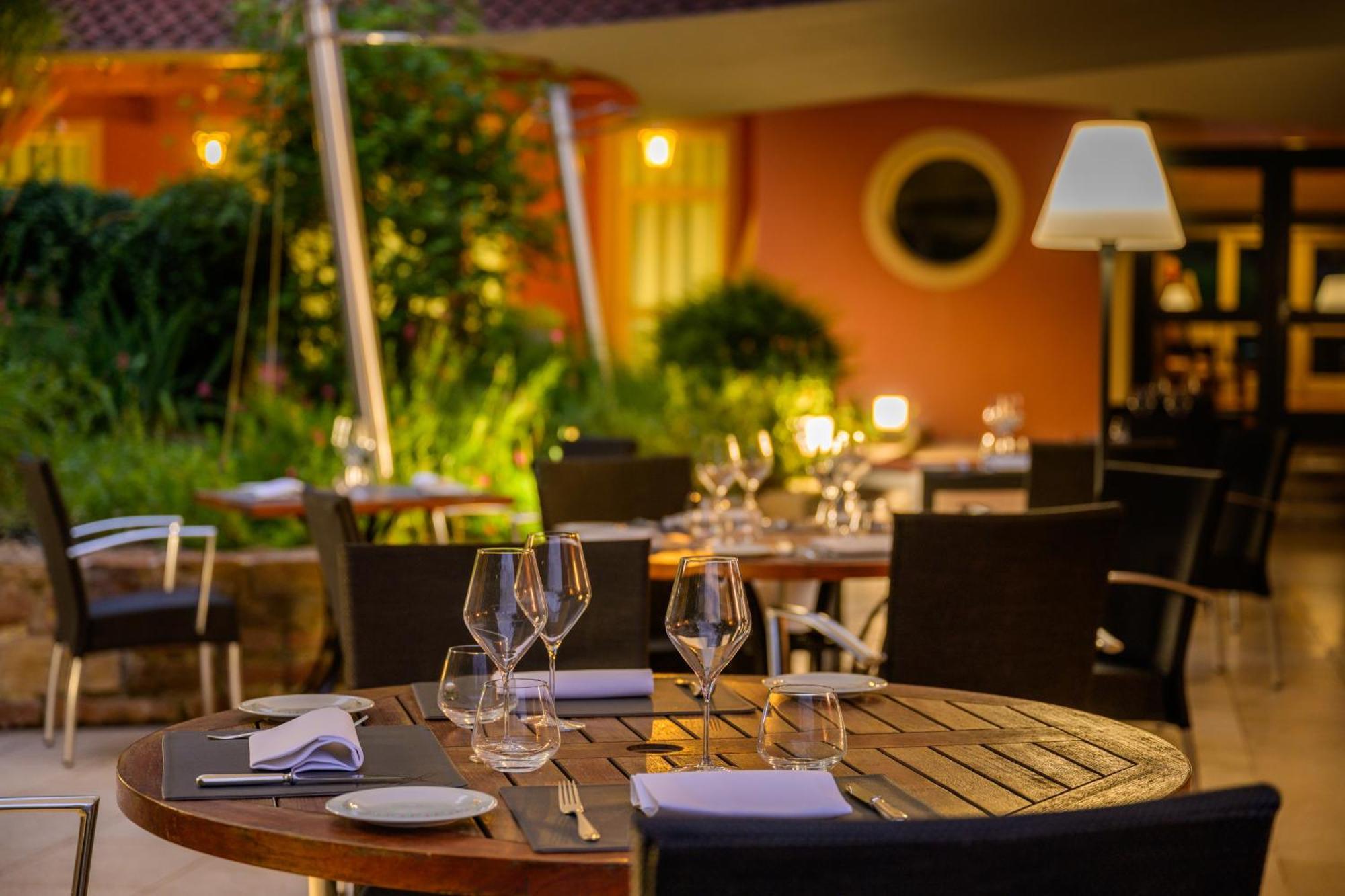 Le Moulin Du Gastronome Hotel Charnay-les-Macon Bagian luar foto